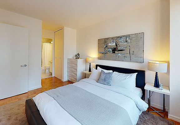 4th image of 235 W 56th St APT 37E