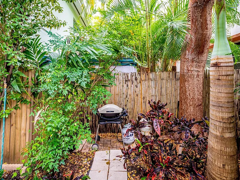 1127 S Meridian Ave #7 — Photo 38