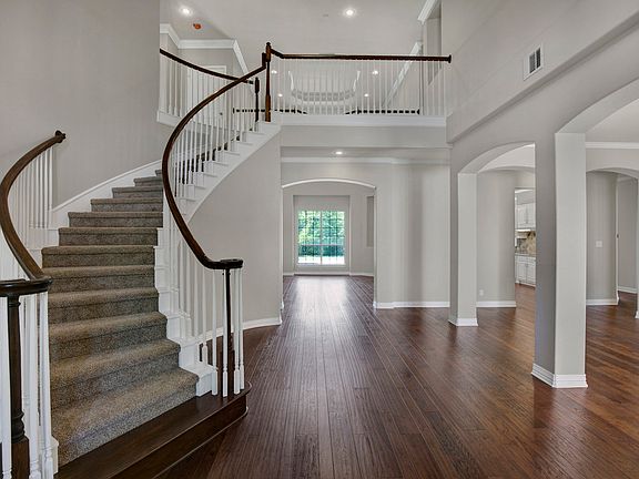 5th image of 500 Briarwood Dr