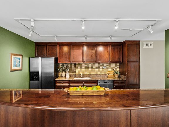 5th image of 3550 N Lake Shore Dr #1921-23