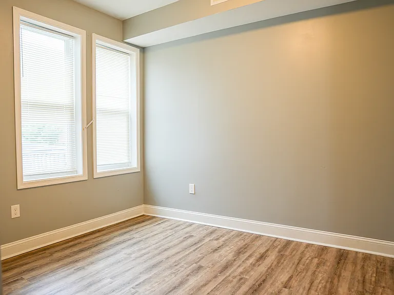 605 Allendale St — Photo 3