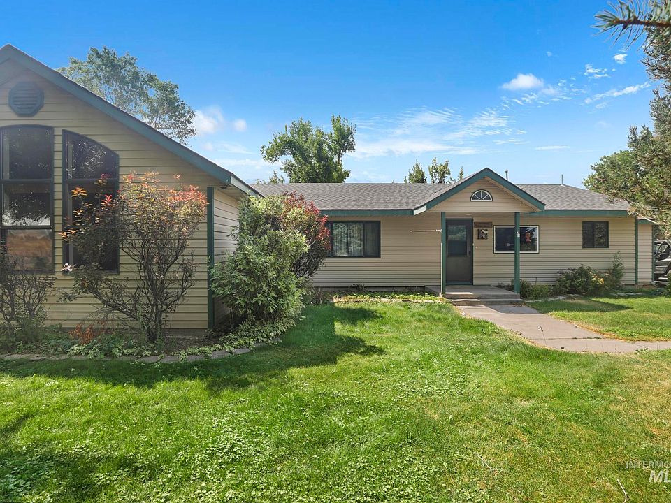 1st image of 35 Sun Meadows Rd E