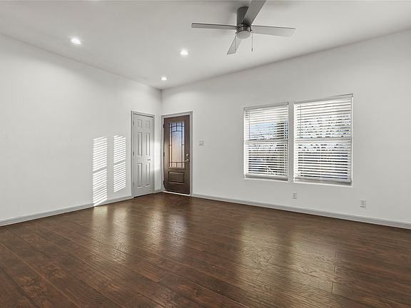 4th image of 1207 E Russell Ave
