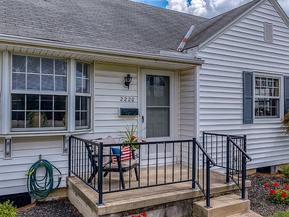 4th image of 2220 Stahlwood Dr