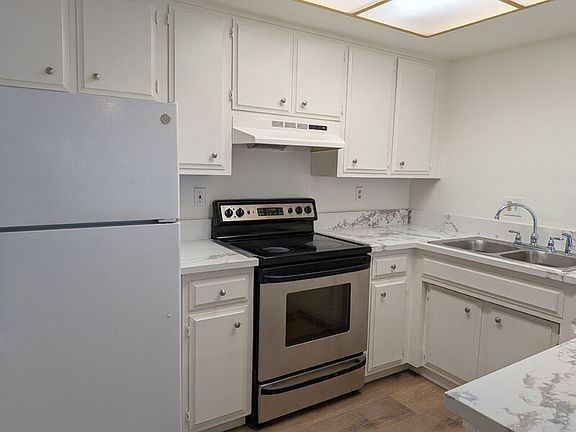 2nd image of 9279 Corinthian Cir