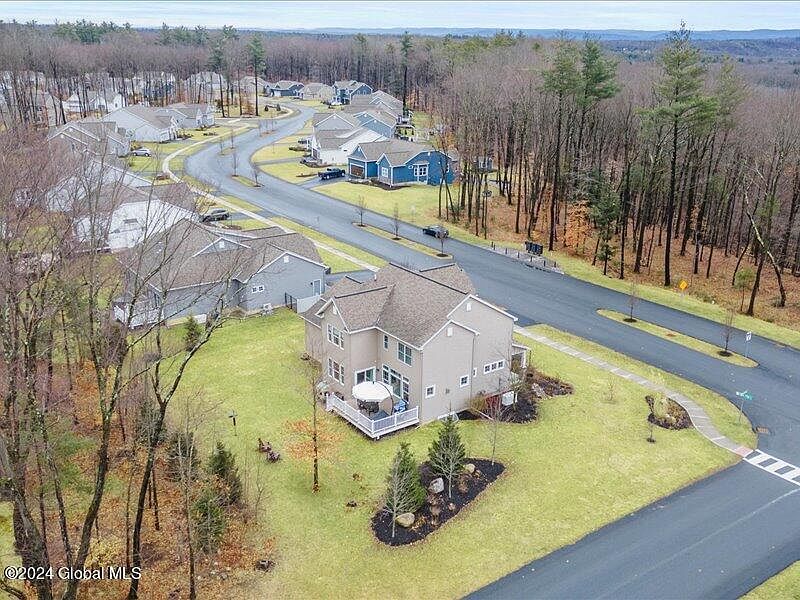 4th image of 11 Copper Ridge Drive