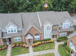 702 W Lake Cir, Chesapeake, VA 23322