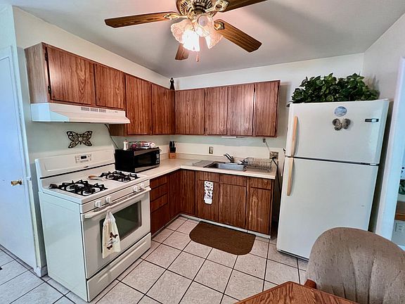 3rd image of 64 Saratoga Ct