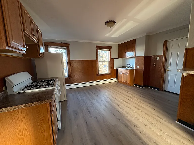 1425 Main St #1 — Photo 3