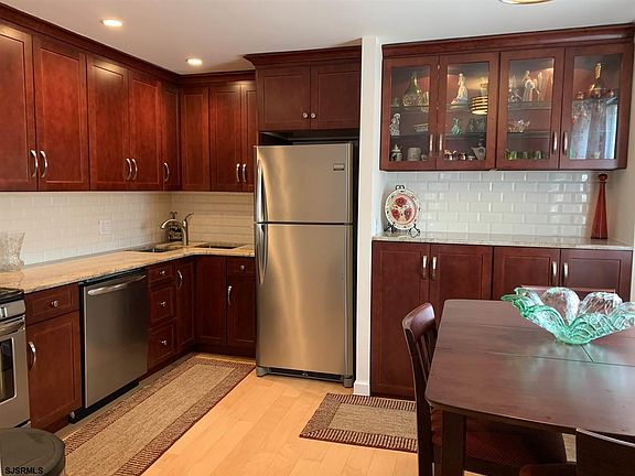 5th image of 4 E 35th St #4