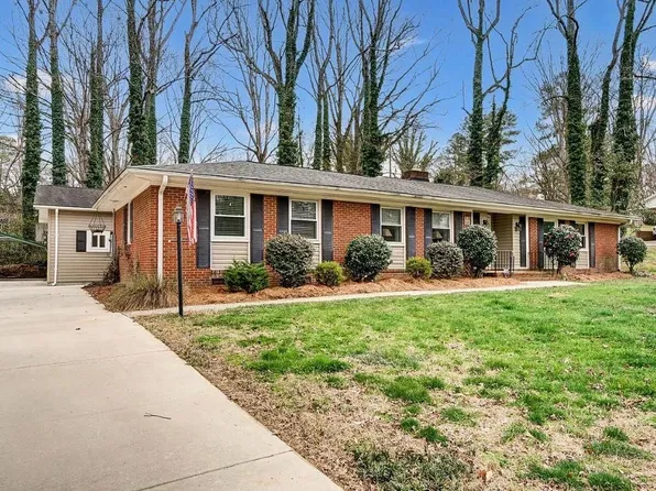 1666 Westbrook Cir, Gastonia, NC 28052