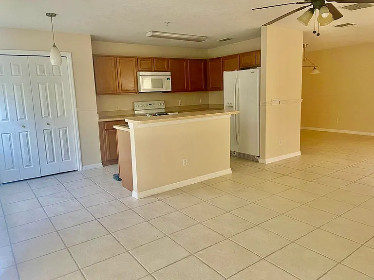 235 Glowing Peace Ln #235 — Photo 6