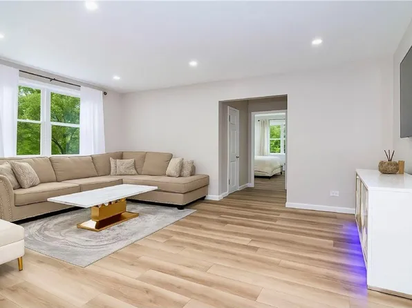 2531 East 7th Street image 1 of 16