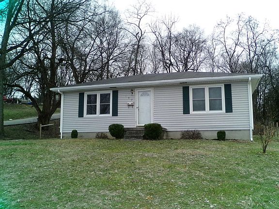 2nd image of 702 Hillcrest Ave