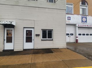 225 Emerson St #B, Vandergrift, PA 15690