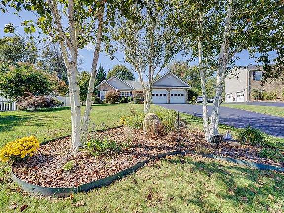 4th image of 4638 Nevis Dr