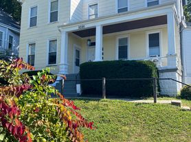5220 Carthage Ave, Cincinnati, OH