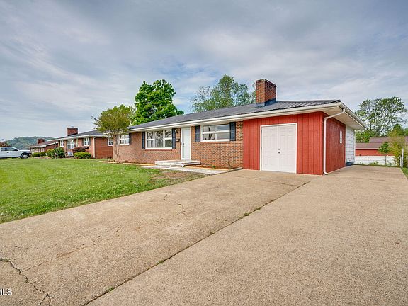 4th image of 812 Mimosa Dr