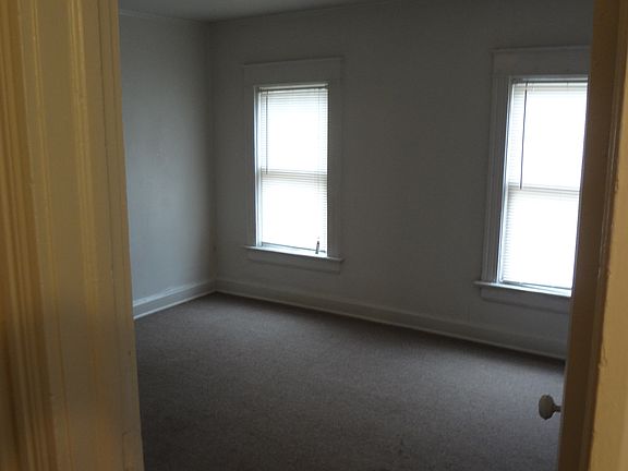5th image of 3545 College Ave