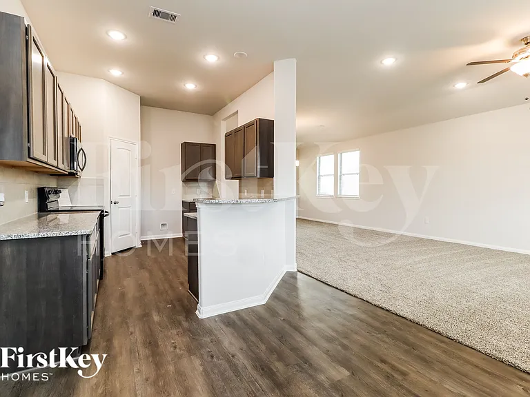14735 Country Club Rd — Photo 7