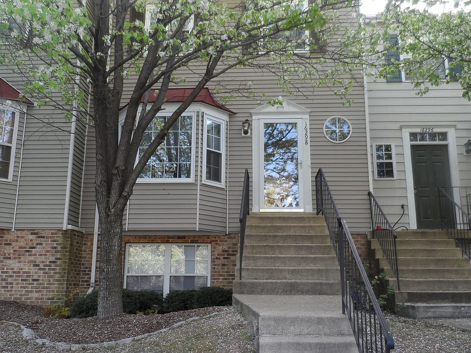 1st image of 16298 Taconic Cir