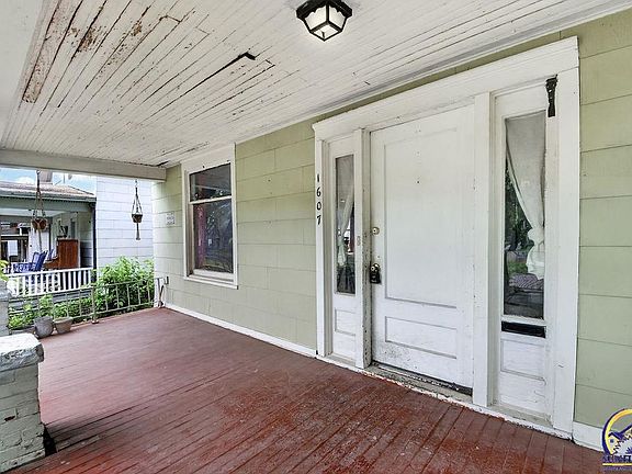 4th image of 1607 SW Buchanan St
