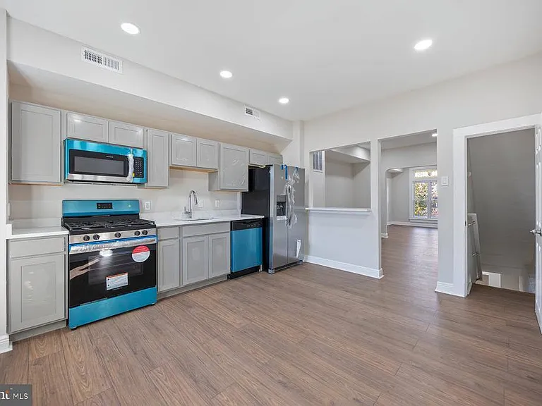 117 Collins Ave S — Photo 10