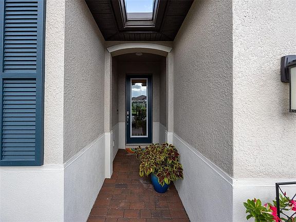 3rd image of 20805 Swallowtail Ct