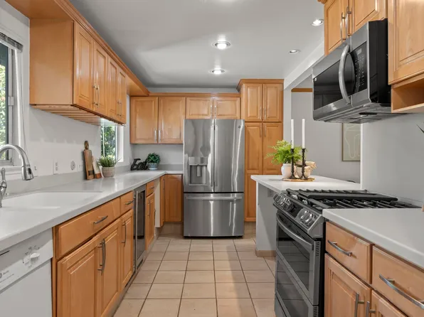 1731 Ellis St APT 34, Concord, CA 94520