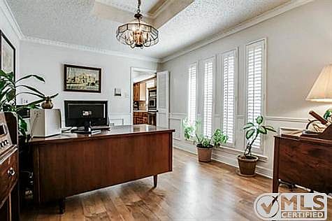 5th image of 1120 Yorkshire Dr