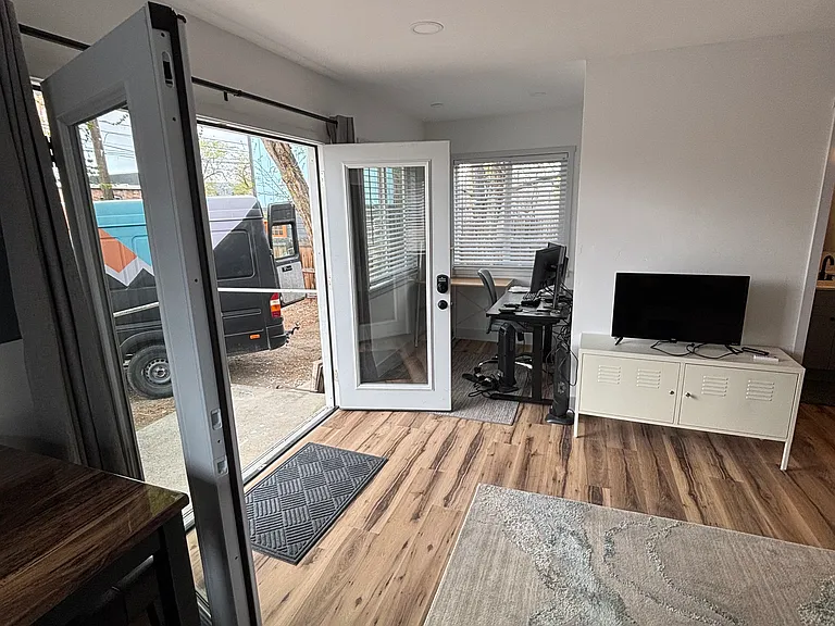 927 Colorado Ave #4 — Photo 4
