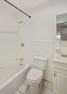 5th image of 511 E 6th St APT 4F