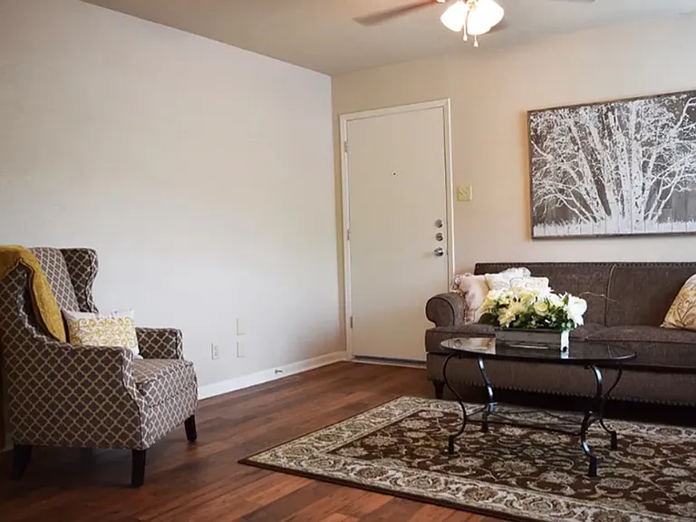 Marland Place Apartments — Photo 12