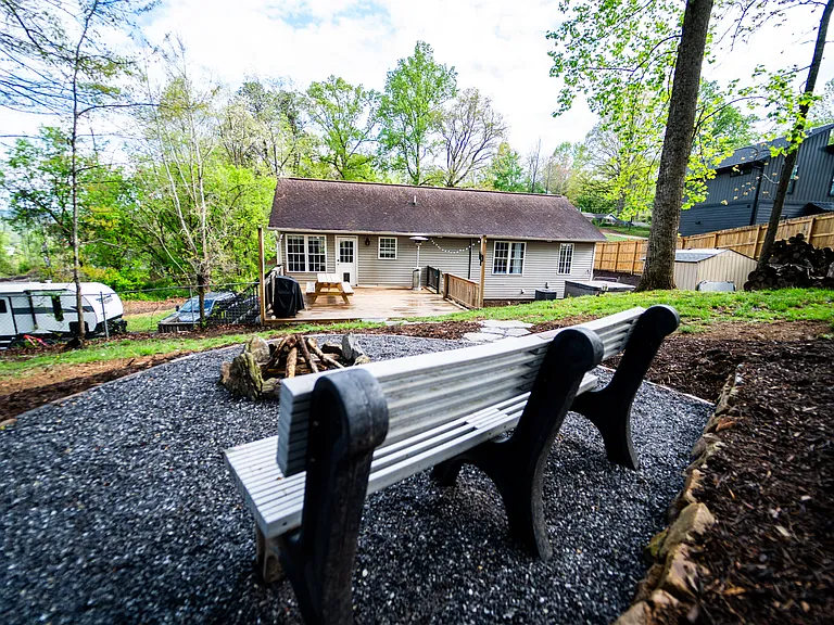 390 Oakview Park Rd — Photo 18