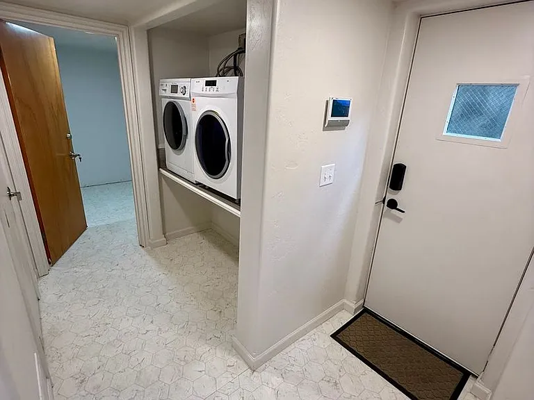 532 Bryden Ave — Photo 14