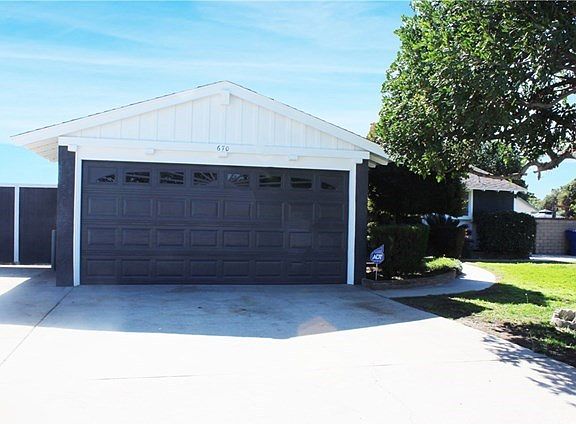 2nd image of 670 W Cypress St