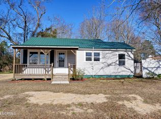 1722 New Savannah Rd, Burgaw, NC 28425