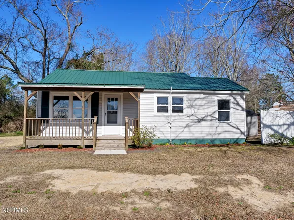1722 New Savannah Road, Burgaw, NC 28425