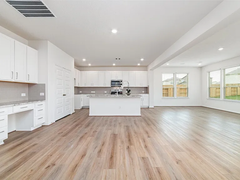 7731 Coral Key Dr — Photo 12