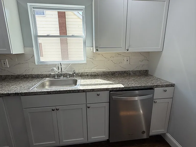192 Rock St — Photo 3