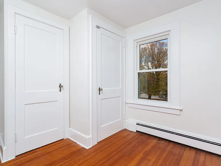 31 Hillandale Rd — Photo 33