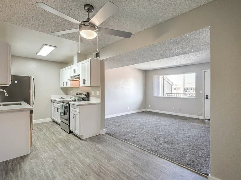 Rosewood Park Apartments — Photo 9