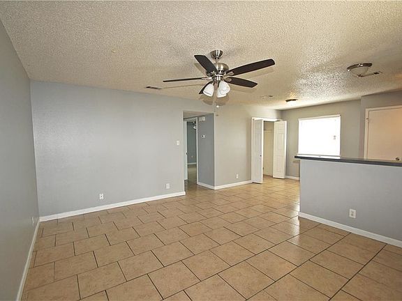2nd image of 5405 Rose Hill Cir APT D
