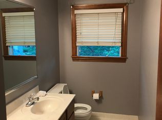 21205 Robinwood St, Farmington, MI 48336
