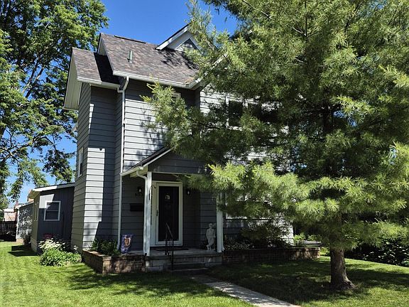 2nd image of 853 Beech Ave