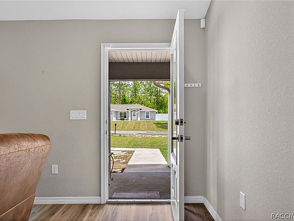 4th image of 7872 N Janeaux Dr
