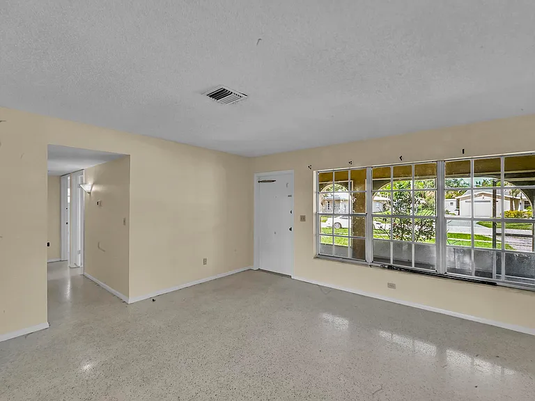 160 NE Bracken Rd — Photo 8