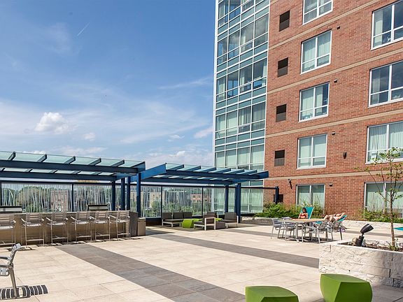 2nd image of 930 University Ave SE #2-6903
