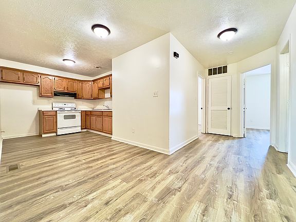 3rd image of 243 Boardwalk Ave #123-3