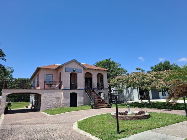 116 Shadow Lawn Ave, Pass Christian, MS 39571